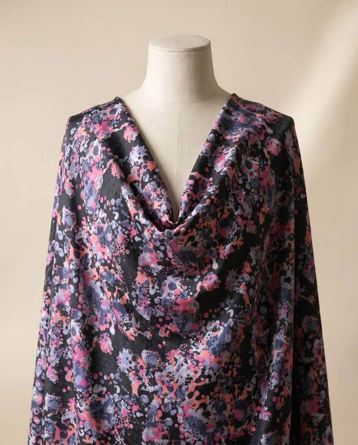 Jacquard Versace — Warm & Neutral — Black Abstract