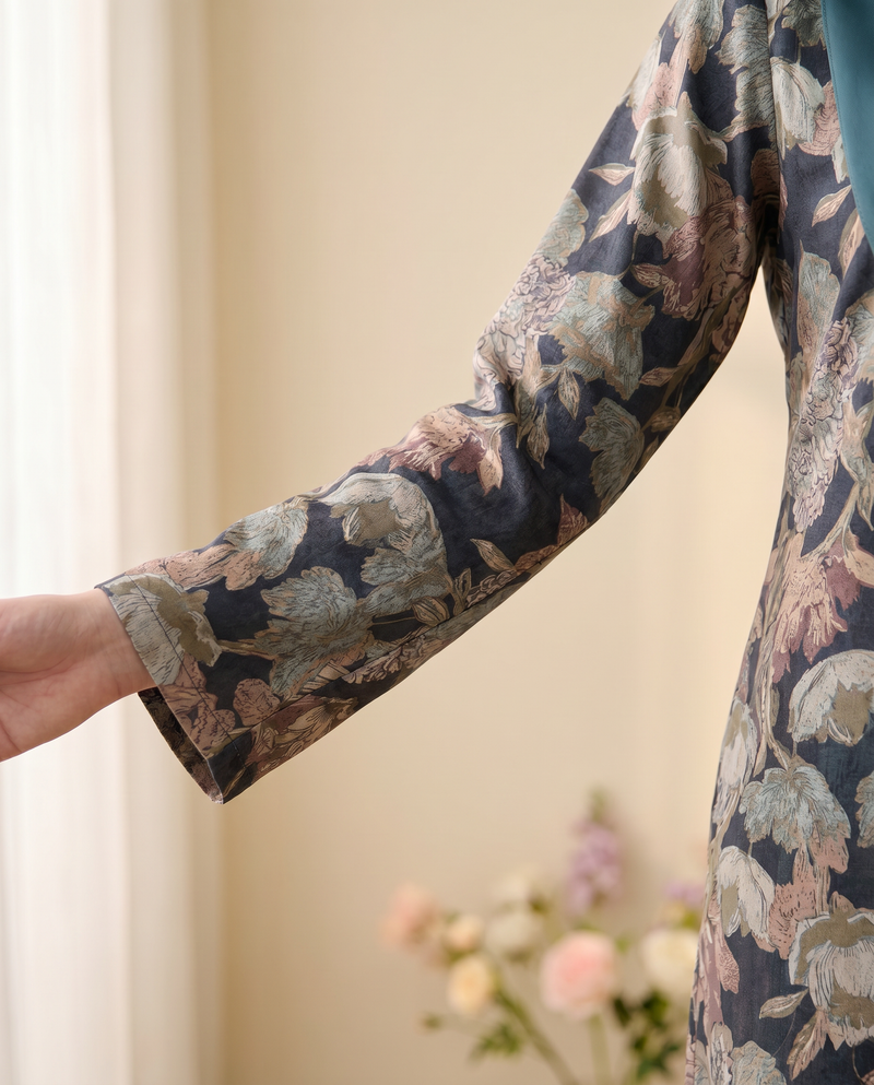 gulatis-website-fabric-ks2-d10-blue-2026-fabric-ks2-d10-blue-worndetail-3ec516fc