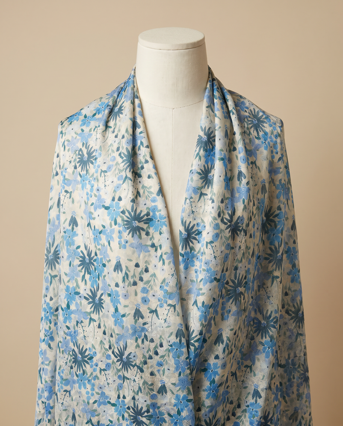 Italian Silk Printed (Ken Scott) — Blue Daisy
