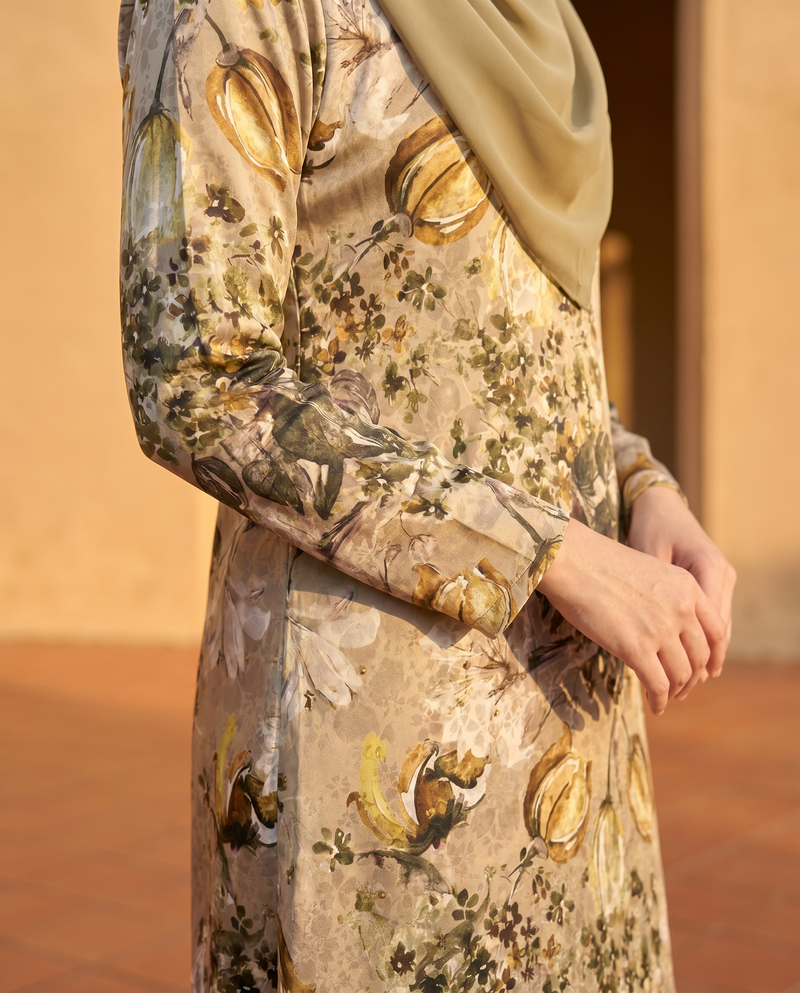 Beige Lily
