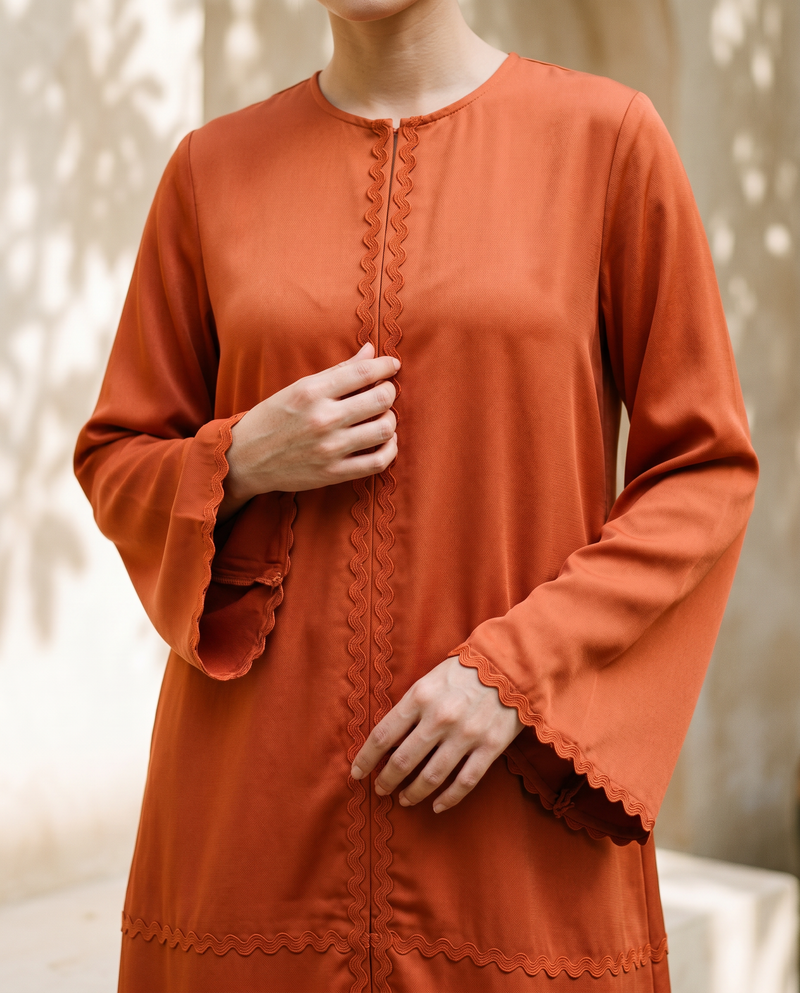 Baju Kurung Lace Dewasa Orange Brick — Orange Brick — bodycrop