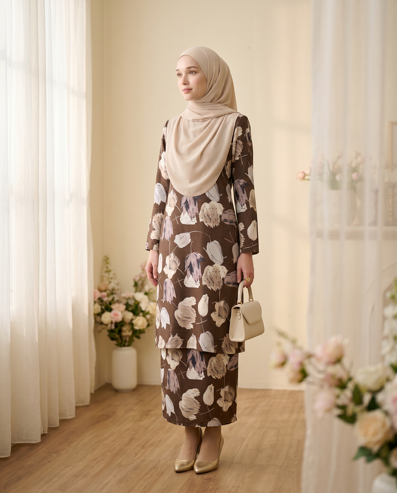 Dark Brown Magnolia