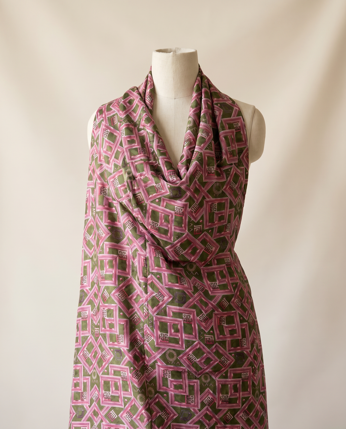 Jacquard Versace — Warm & Neutral — Pink Diamond