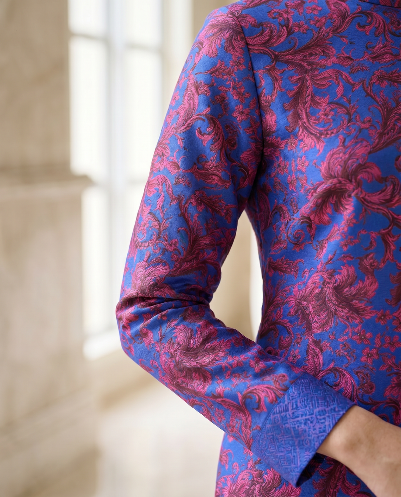 Blue Acanthus Scroll (D8)