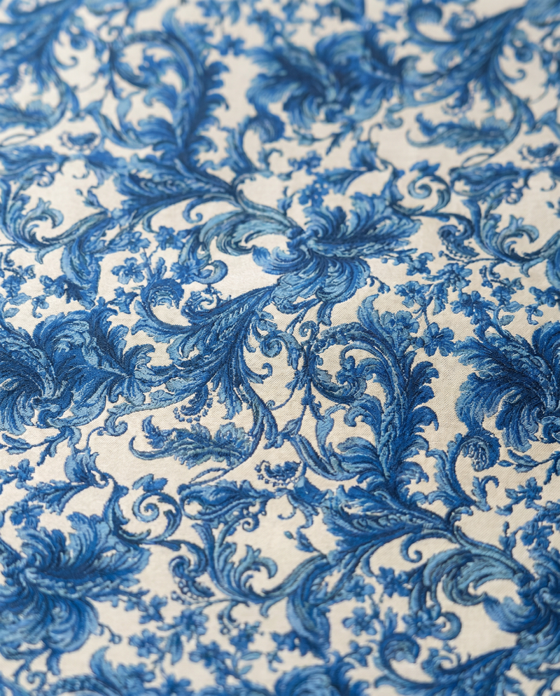 White Acanthus Scroll (D8)