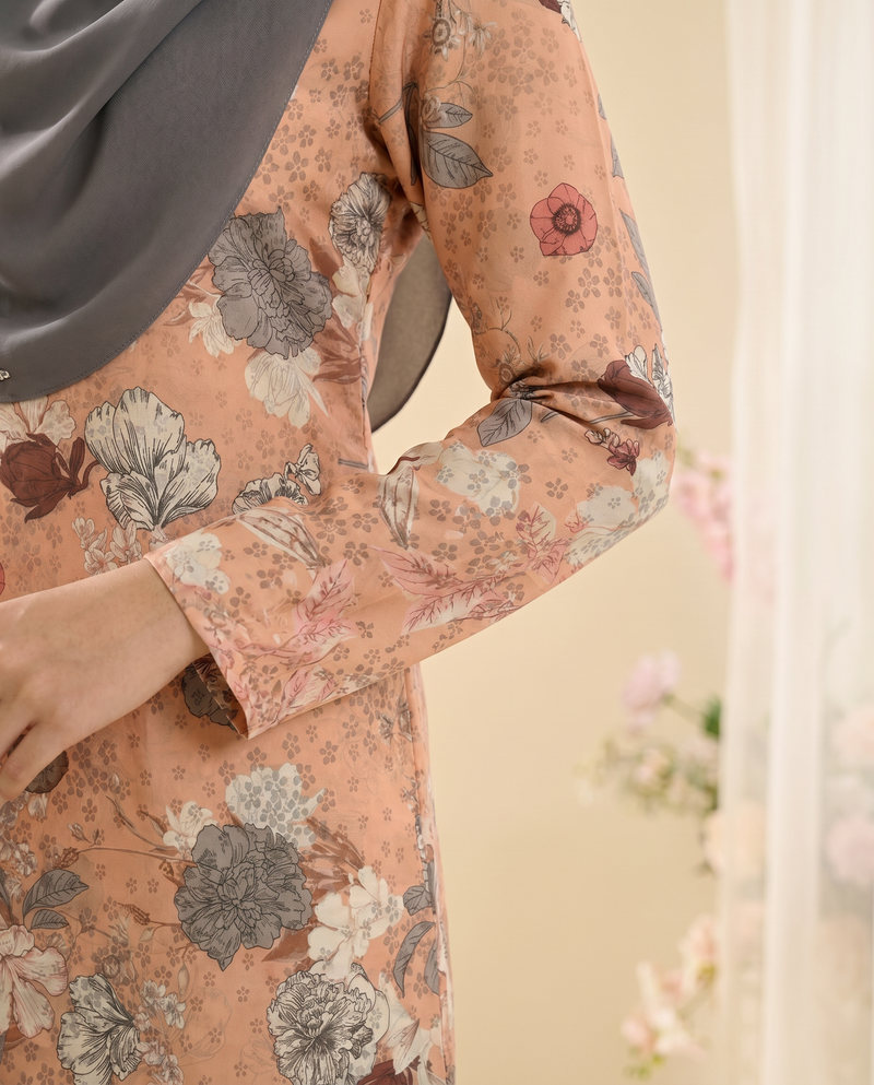 gulatis-website-fabric-ks2-d18-peach-2026-fabric-ks2-d18-peach-worndetail-14f2a322