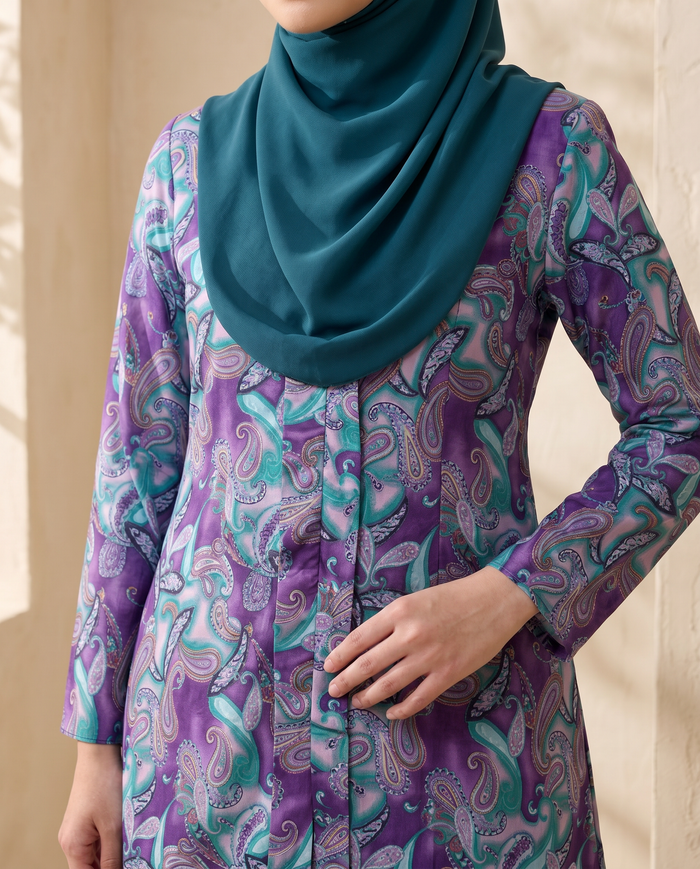 Kebaya Aalia Swiss Cotton — Purple Paisley (D18)