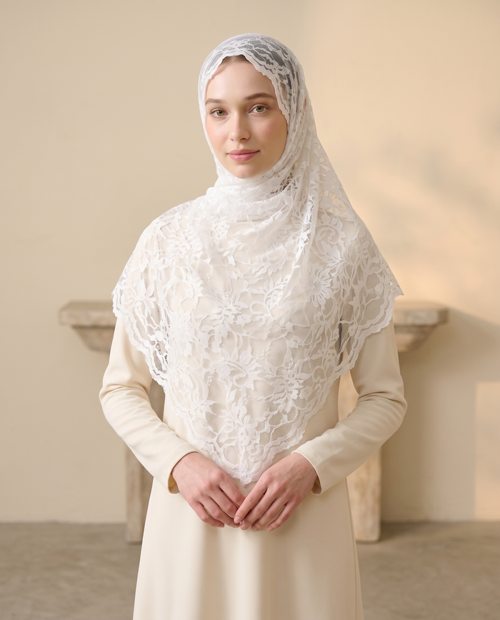 Selendang Japanese Lace — White