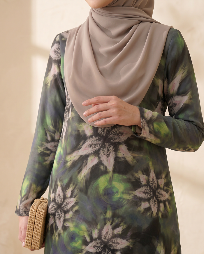 Silky Chiffon Puff — Dark Green Lily
