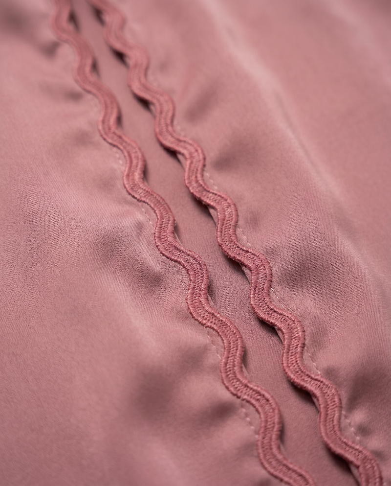 Baju Kurung Lace Dewasa Orange Brick — Dusty Pink — macro